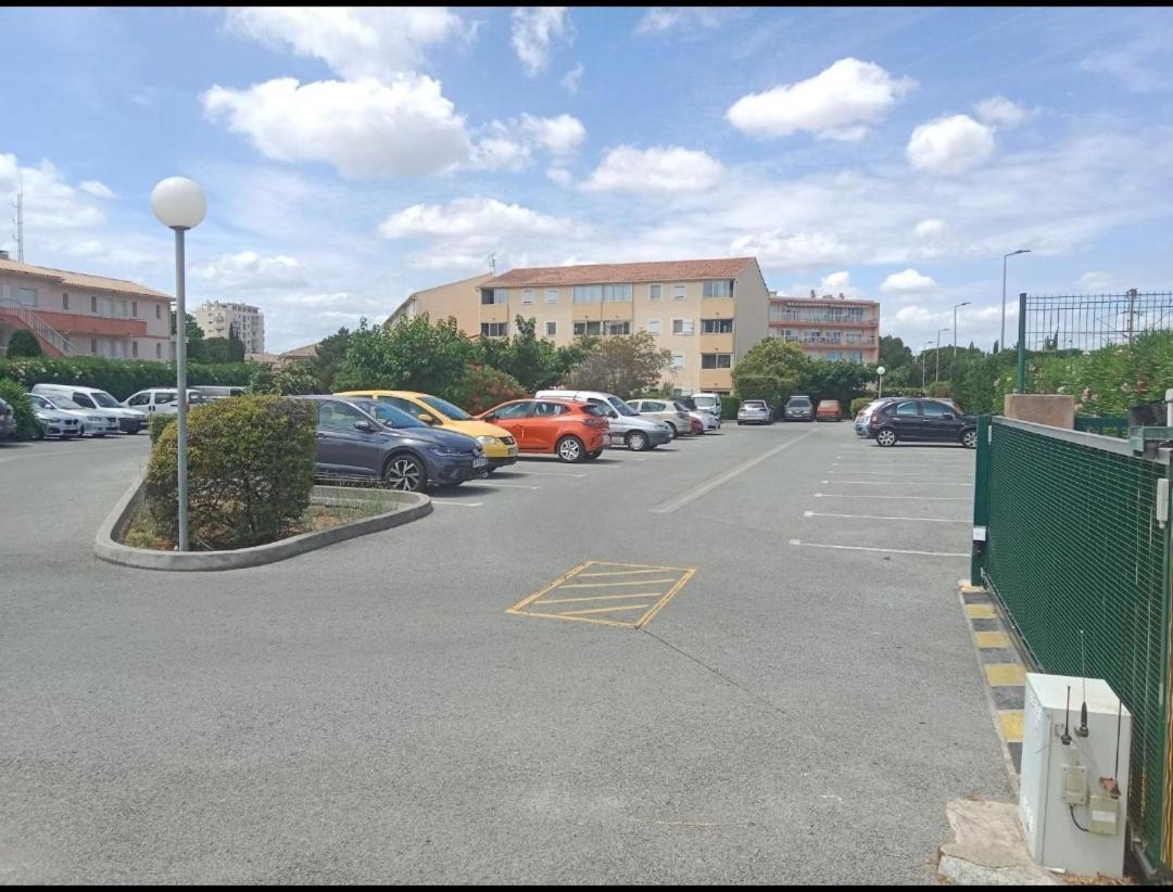 Frejus-Plage Et Centre-Ville, 28 M2, Accueil 4 Personnes, Francais, English Spoken Exteriör bild
